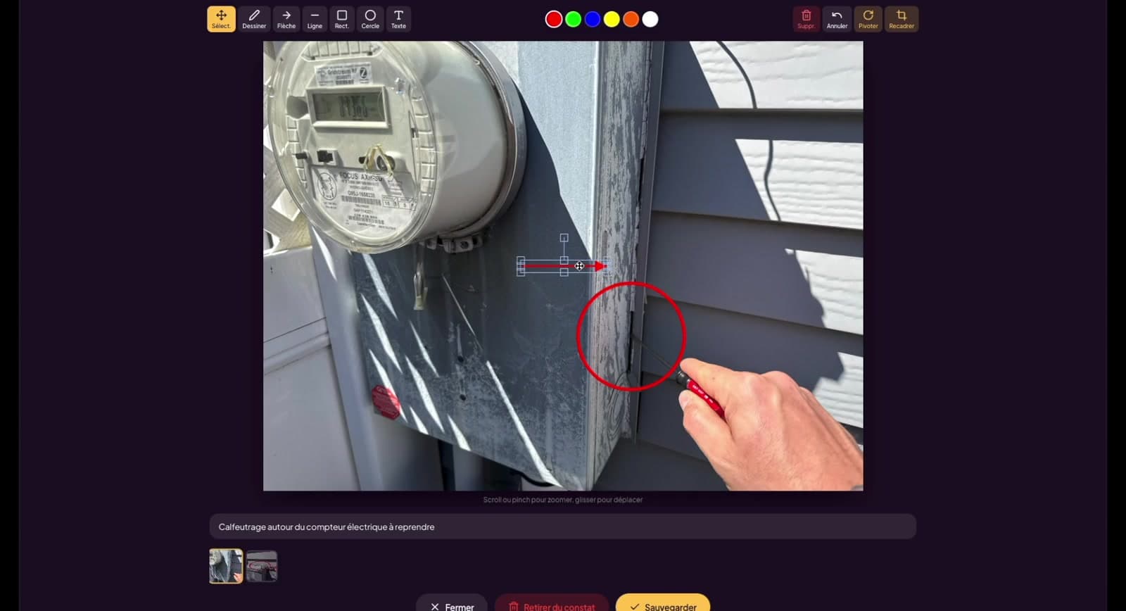 Annotations de flèches et de cercles sur la photo d’un défaut de bâtiment dans Lumos